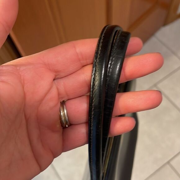 Womans vintage black leather handbag - Picture 15 of 16